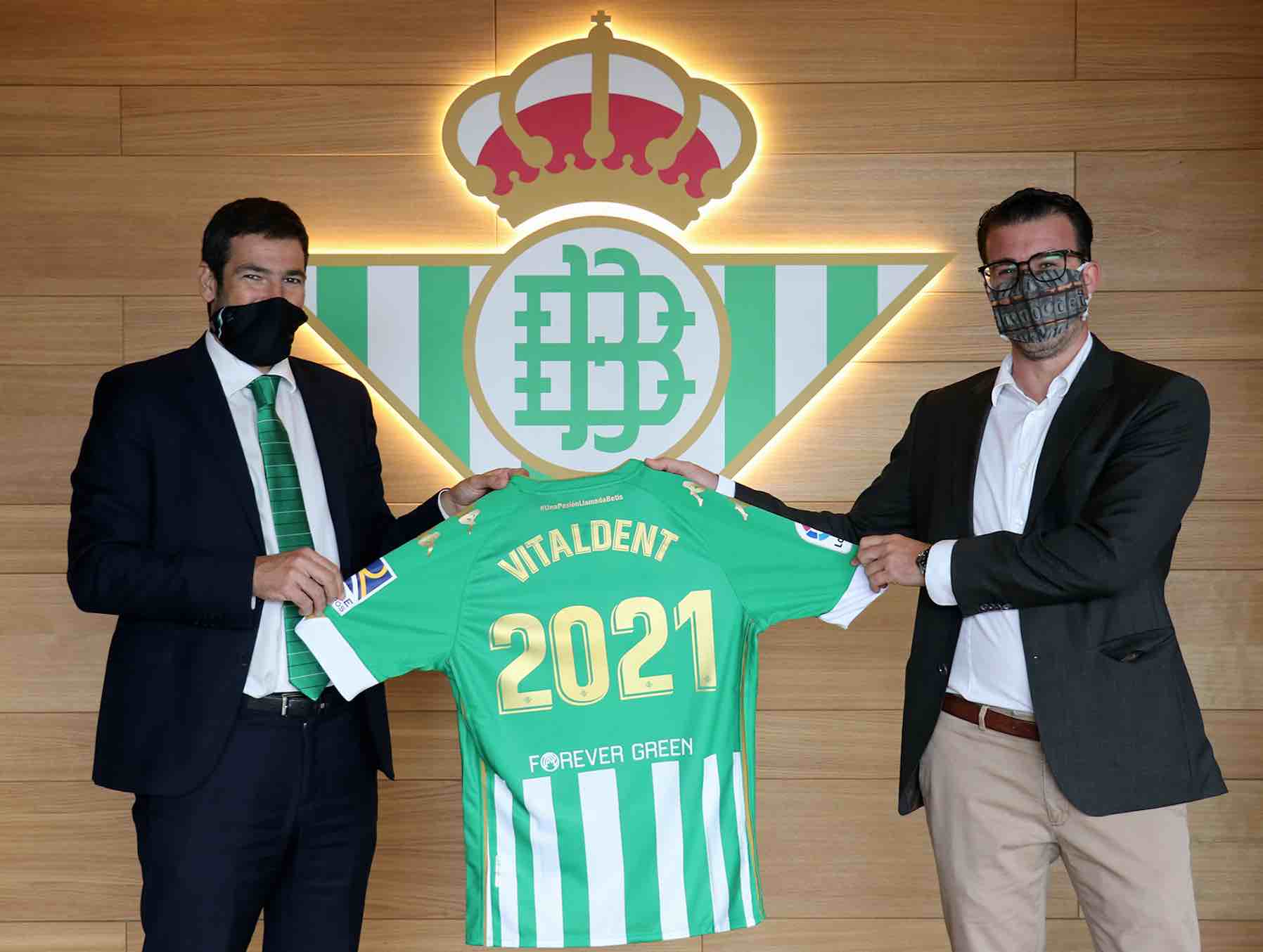 Acuerdo Vitaldent y el Real Betis Balompié